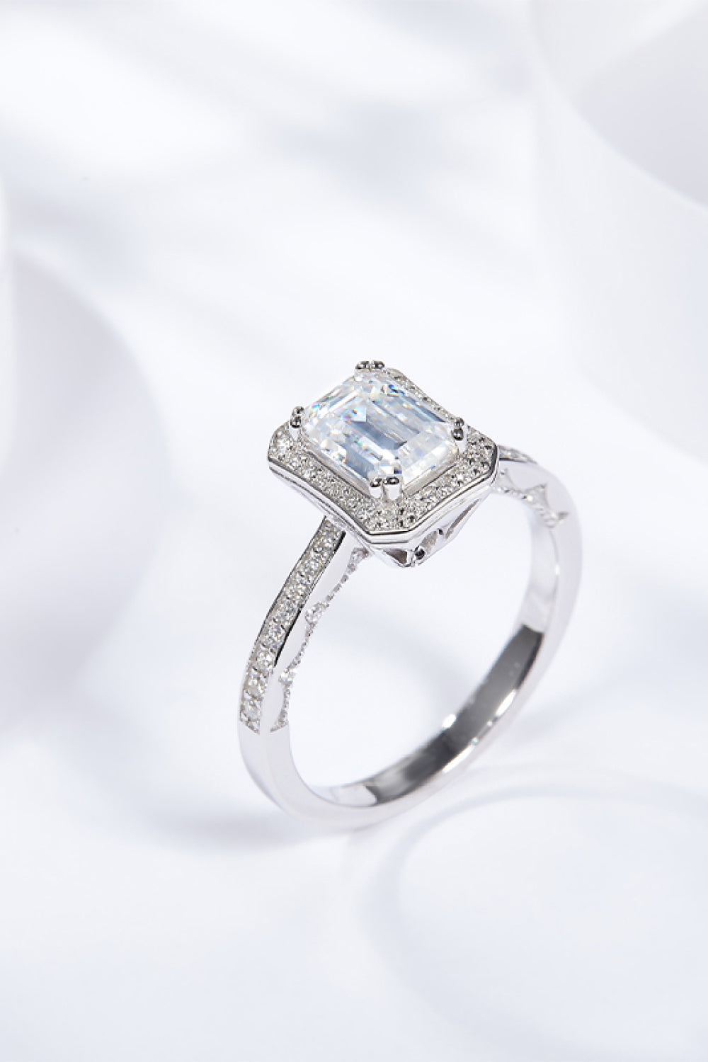 1 Carat Moissanite Halo Ring - 925 Sterling Silver Luxury