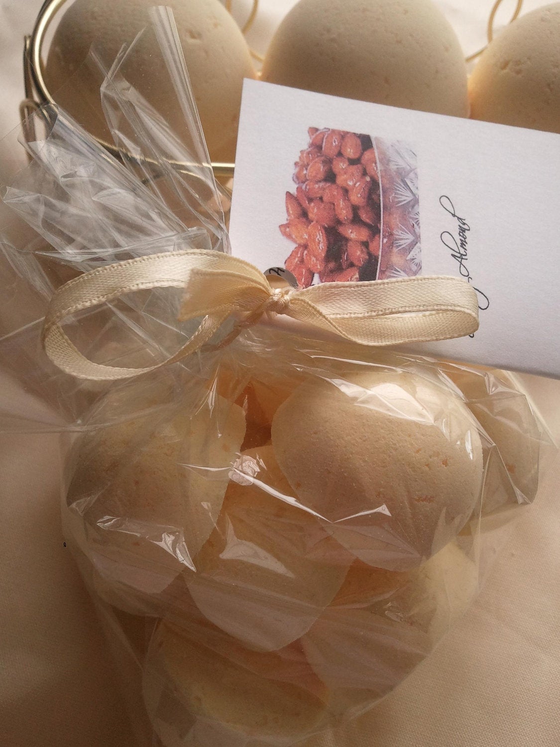 Honey Almond Bath Bombs Gift Bag - 14 Pack Holiday